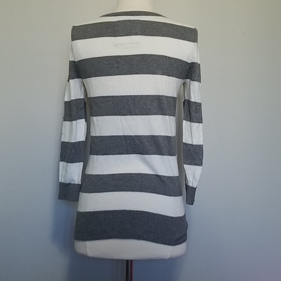 Hollister Spring Grey White Stripped Button Down Womens MED Cardigan Sweater EUC - Picture 5 of 12